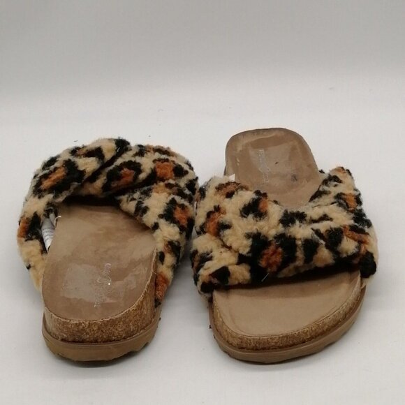 Treasure & Bond Womens Criss Cross Strap Slide Slipper Leopard Faux Fur Flat 7M - Picture 3 of 9